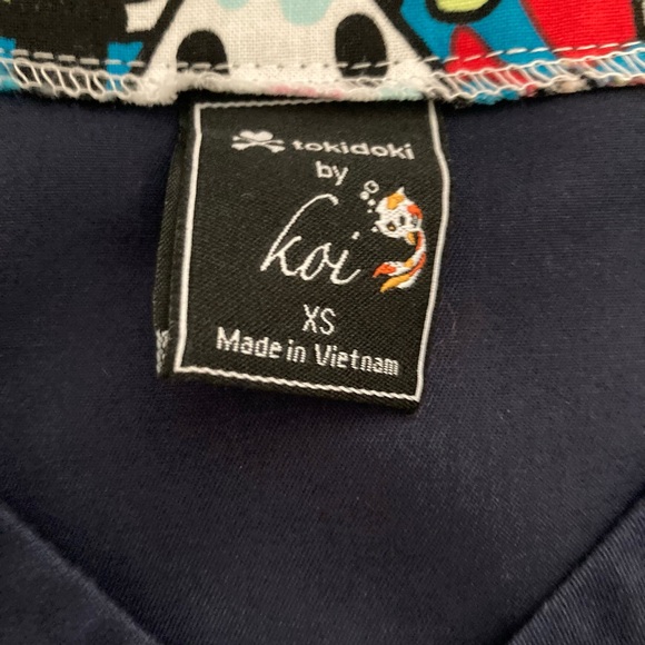 Tokidoki by Koi Scrub Top - Picture 5 of 5